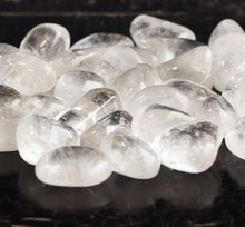 Load image into Gallery viewer, CLEAR QUARTZ • TUMBLE STONES